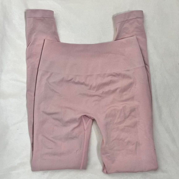 Alphalete booty scrunch workout leggings in Blossom - Picture 4 of 4